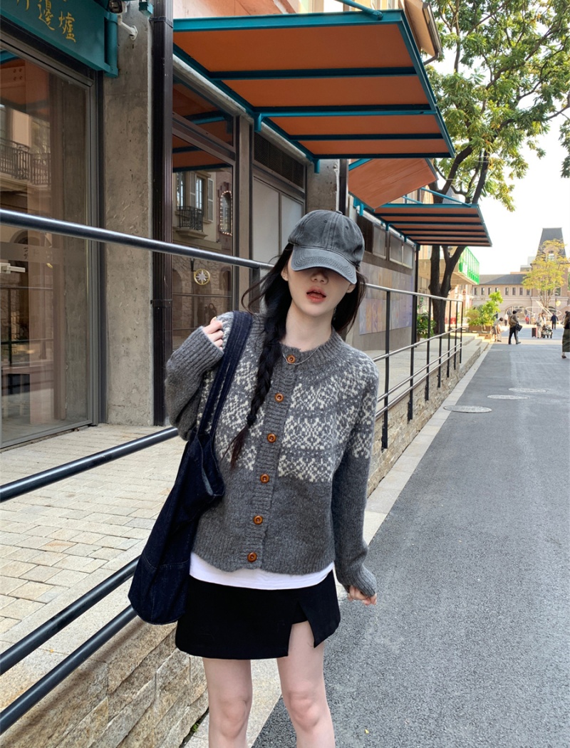 Bottoming inside the ride cardigan jacquard coat for women - Image 3