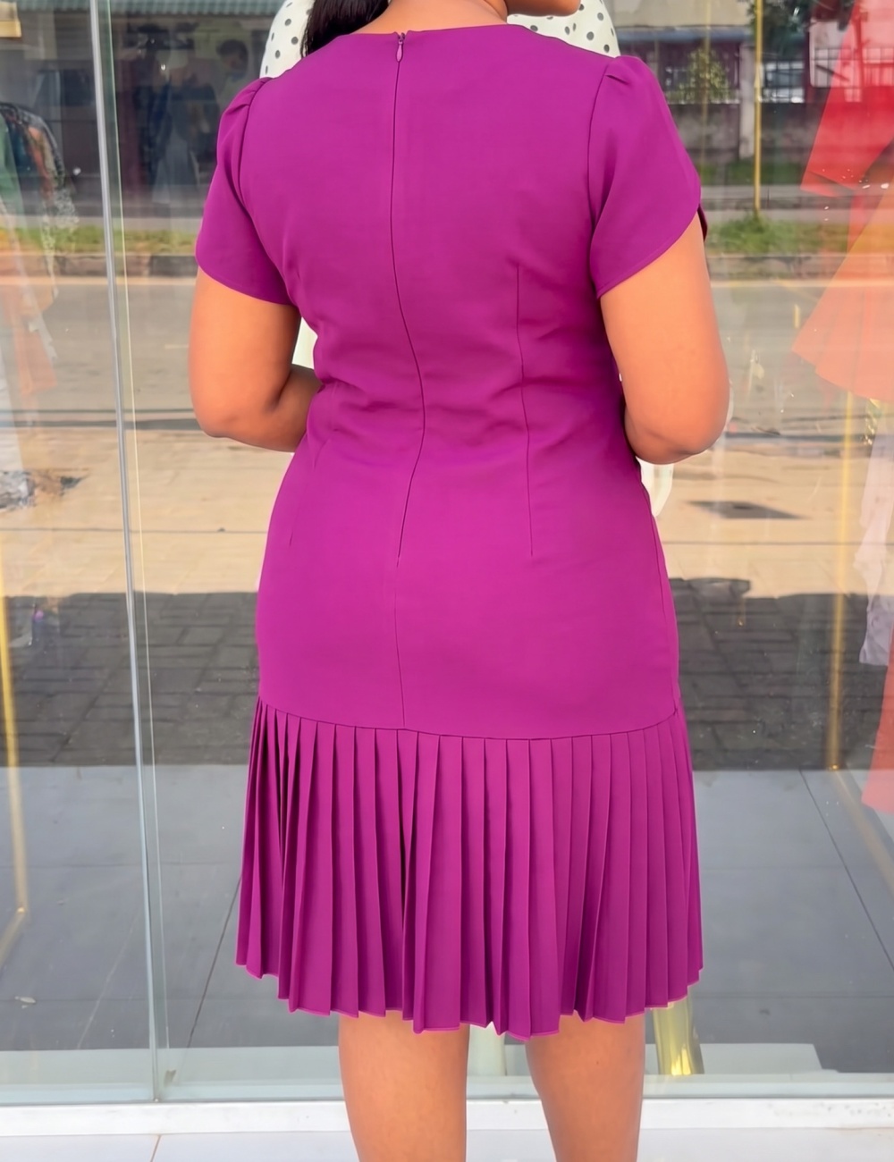 Invisible pleated European style elegant dress for women - Image 4