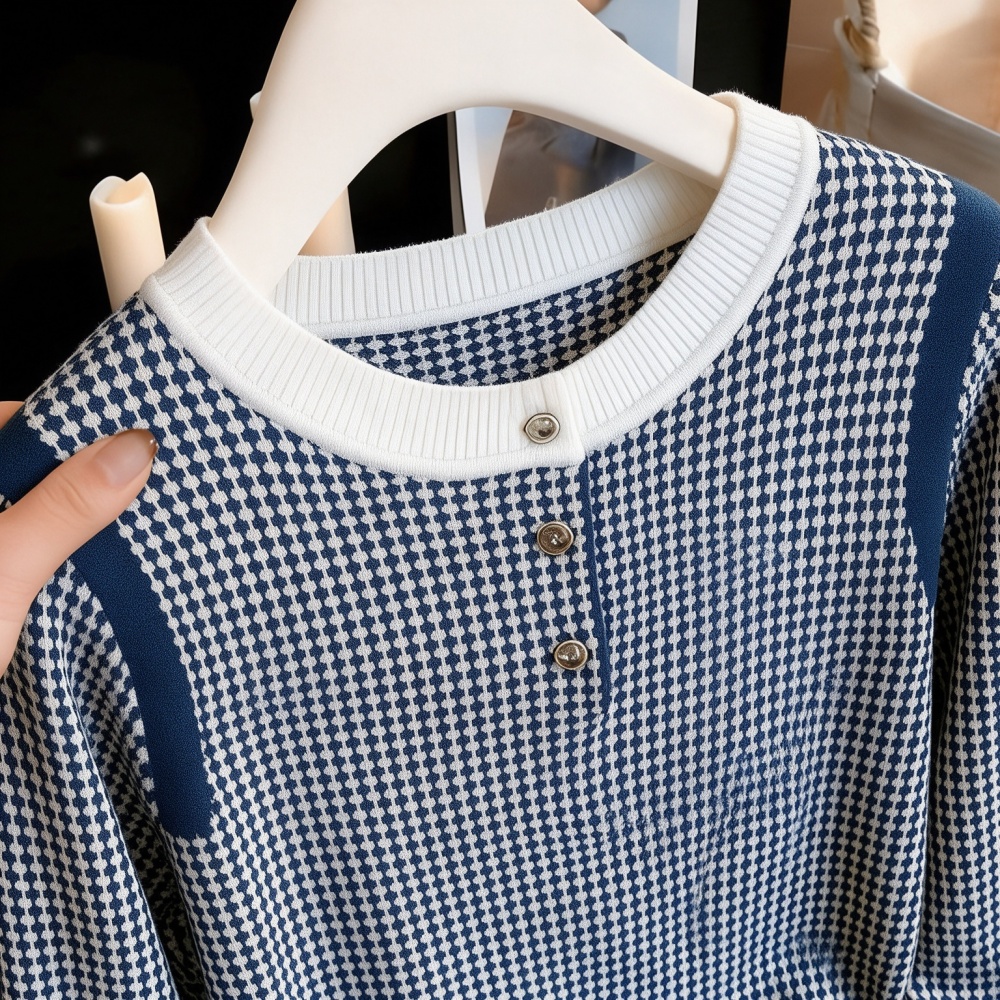 Black-white loose tops long sleeve plaid sweater for women - Image 3
