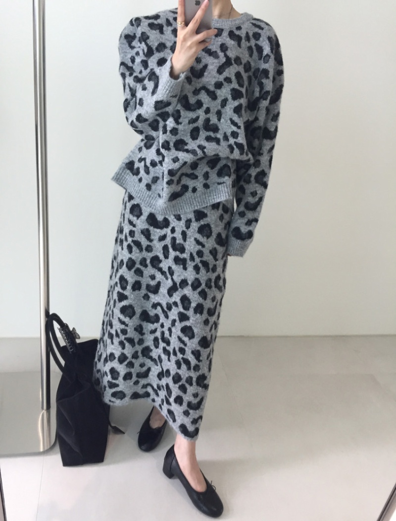 Korean style skirt leopard sweater 2pcs set