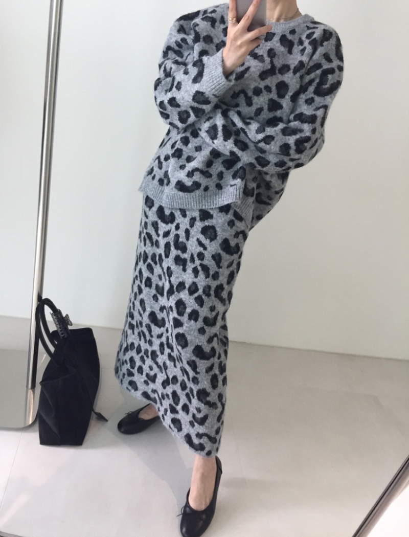 Korean style skirt leopard sweater 2pcs set - Image 2